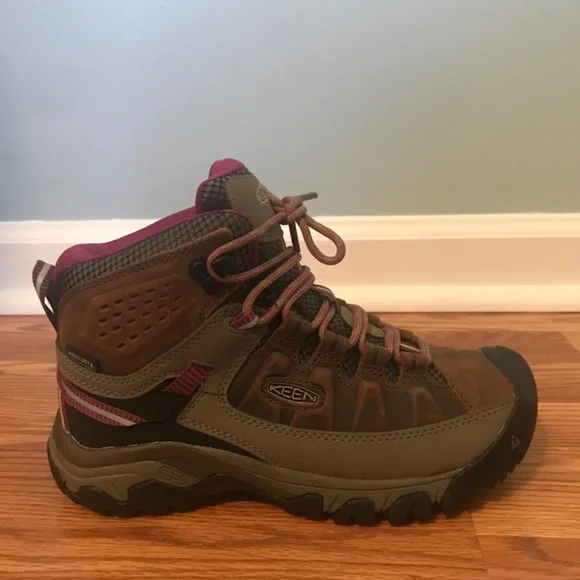 Women’s Keen Targhee III Mid Waterproof Hiking Boots - Picture 2 of 5